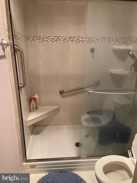 Bath - 14905 Pennfield Cir #2A, Silver Spring, MD 20906 photo 1 of 1