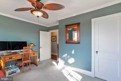 Bedroom - 16911 Barnesville Rd, Boyds, MD 20841 photo 2 of 10