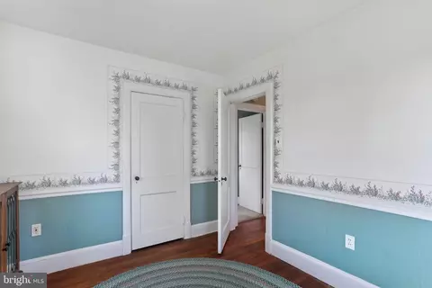Bedroom - 16911 Barnesville Rd, Boyds, MD 20841 photo 3 of 10