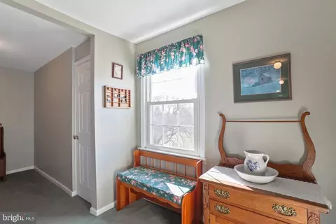 Bedroom - 16911 Barnesville Rd, Boyds, MD 20841 photo 6 of 10