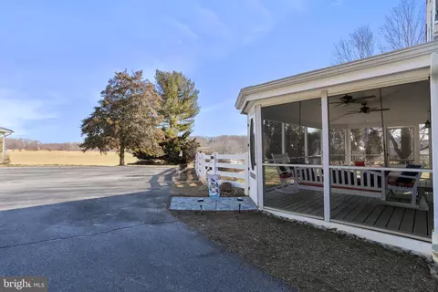 Exterior - 16911 Barnesville Rd, Boyds, MD 20841 photo 10 of 19