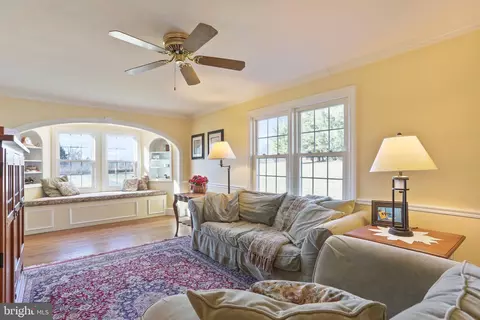 Living - 16911 Barnesville Rd, Boyds, MD 20841 photo 4 of 4