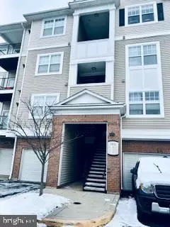 19611 Galway Bay Cir #302, Germantown, MD 20874
