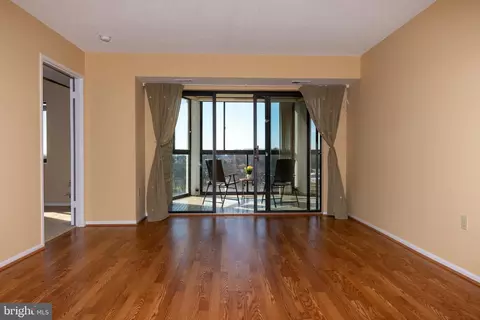 15101 Interlachen Dr #1-1008, Silver Spring, MD 20906 photo 3