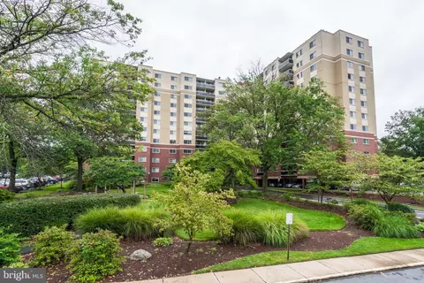 7333 New Hampshire Ave #1011, Takoma Park, MD 20912