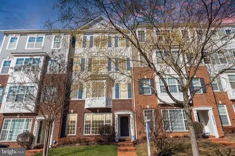 22928 Newcut Rd #2262, Clarksburg, MD 20871