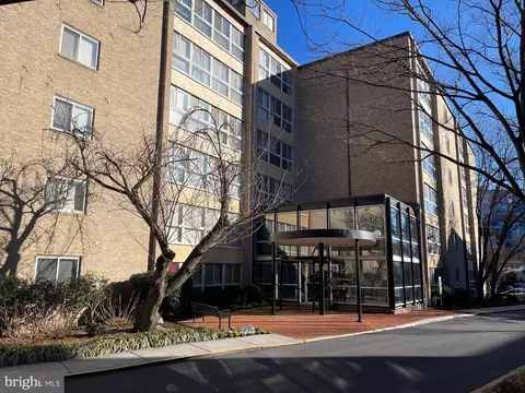 4970 Battery Ln #608, Bethesda, MD 20814