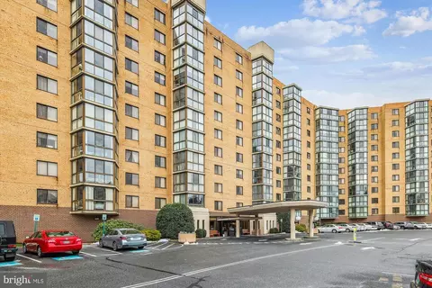 3310 N Leisure World Blvd #904-6, Silver Spring, MD 20906