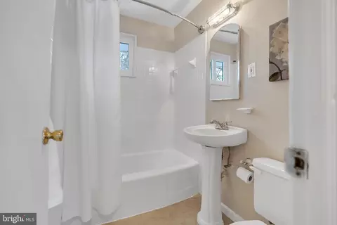 10403 Tenbrook Dr, Silver Spring, MD 20901 photo 27