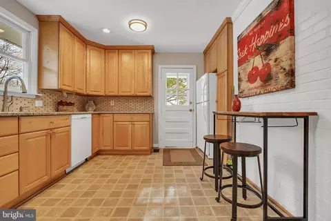 10403 Tenbrook Dr, Silver Spring, MD 20901 photo 17