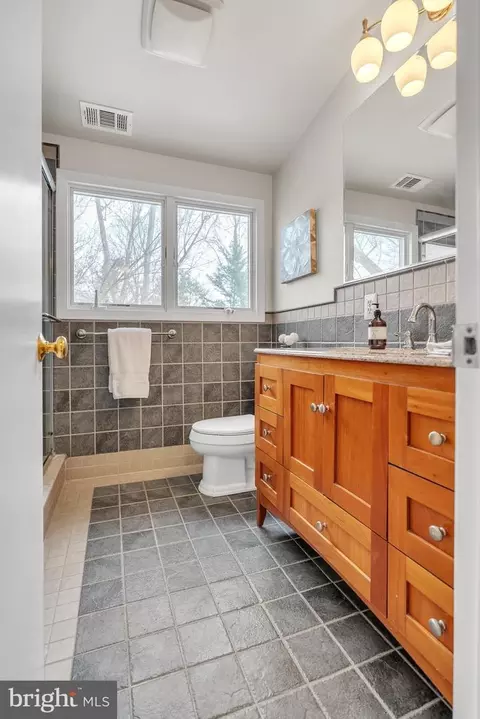 10403 Tenbrook Dr, Silver Spring, MD 20901 photo 47