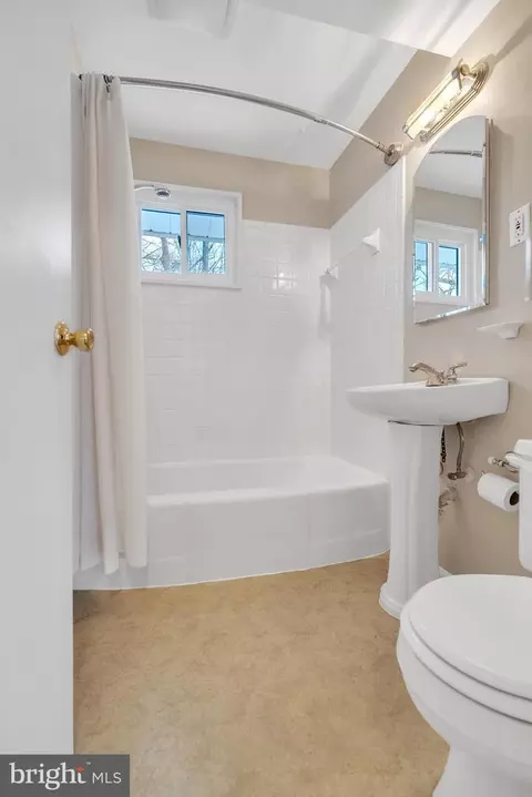 10403 Tenbrook Dr, Silver Spring, MD 20901 photo 25