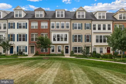 13252 Orsay St #1806, Clarksburg, MD 20871