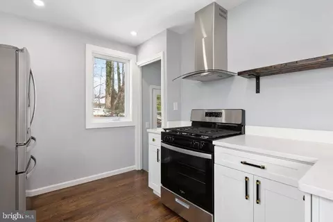 Kitchen - 2405 Kimberly St, Silver Spring, MD 20902 photo 6 of 12