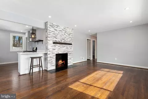 Living - 2405 Kimberly St, Silver Spring, MD 20902 photo 4 of 6