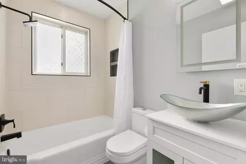 Bath - 2405 Kimberly St, Silver Spring, MD 20902 photo 4 of 4
