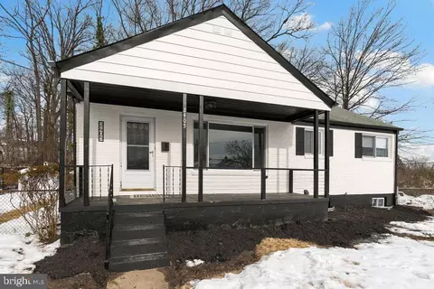 Exterior - 2405 Kimberly St, Silver Spring, MD 20902 photo 5 of 10