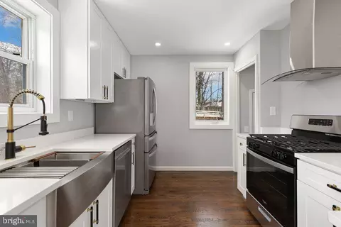 Kitchen - 2405 Kimberly St, Silver Spring, MD 20902 photo 7 of 12
