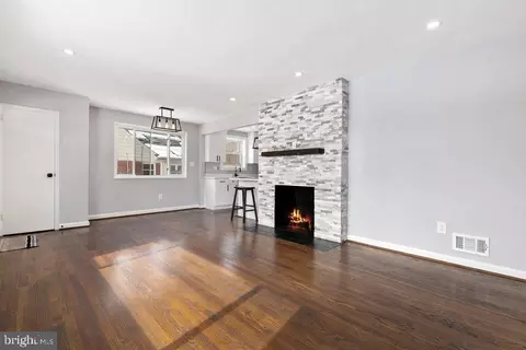 Living - 2405 Kimberly St, Silver Spring, MD 20902 photo 3 of 6