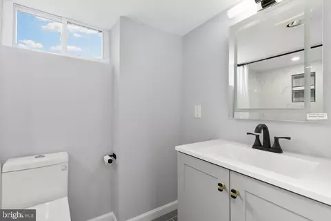Bath - 2405 Kimberly St, Silver Spring, MD 20902 photo 2 of 4