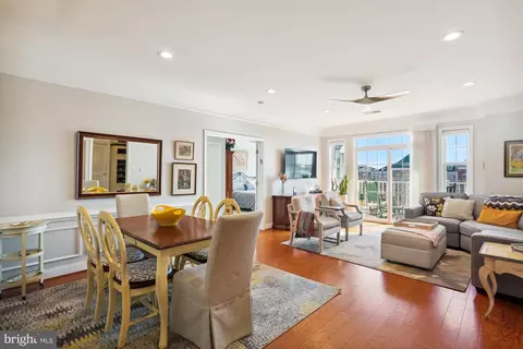 327 King Farm Blvd #208, Rockville, MD 20850