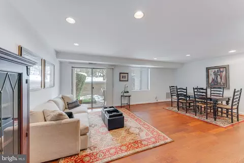 7425 Democracy Blvd #7425-3, Bethesda, MD 20817
