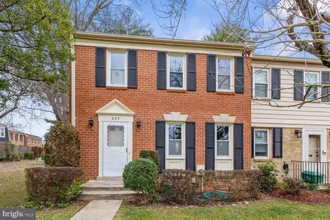 209 Longdraft Rd, Gaithersburg, MD 20878