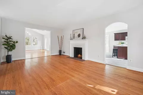 1817 Arcola Ave, Silver Spring, MD 20902 photo 4