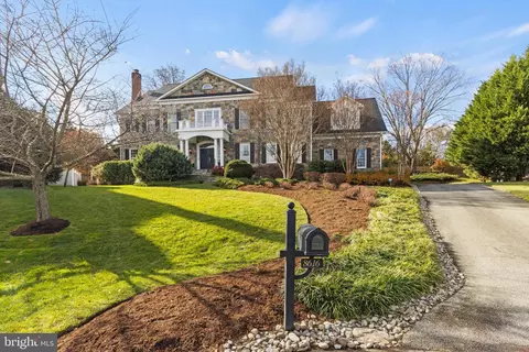 8616 White Post Ct, Potomac, MD 20854