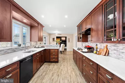 Kitchen - 16250 Whitehaven Rd, Silver Spring, MD 20906 photo 3 of 9