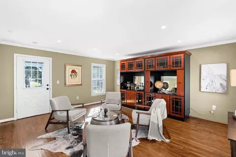 Living - 16250 Whitehaven Rd, Silver Spring, MD 20906 photo 7 of 12