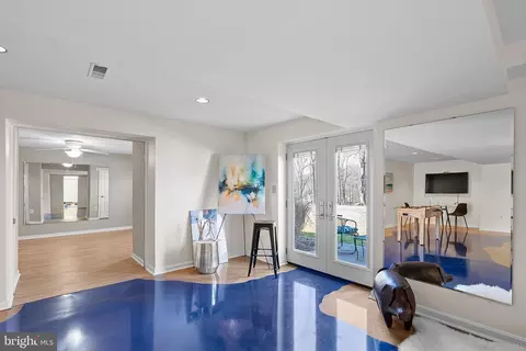 Living - 16250 Whitehaven Rd, Silver Spring, MD 20906 photo 11 of 12