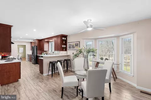 Dining - 16250 Whitehaven Rd, Silver Spring, MD 20906 photo 4 of 6