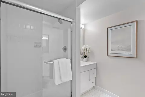 Bath - 16250 Whitehaven Rd, Silver Spring, MD 20906 photo 6 of 6