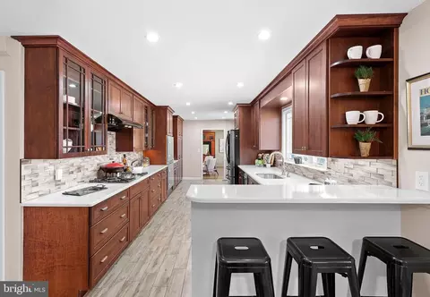 Kitchen - 16250 Whitehaven Rd, Silver Spring, MD 20906 photo 4 of 9