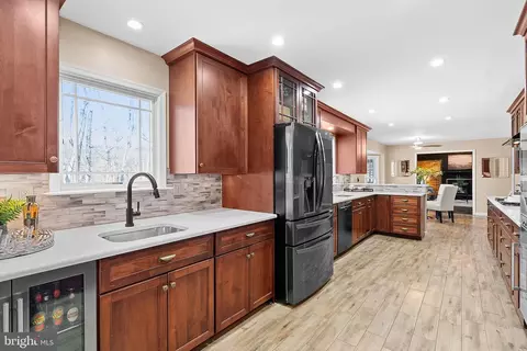 Kitchen - 16250 Whitehaven Rd, Silver Spring, MD 20906 photo 5 of 9