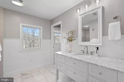 Bath - 16250 Whitehaven Rd, Silver Spring, MD 20906 photo 1 of 6