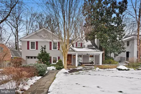 7711 Winterberry Pl, Bethesda, MD 20817