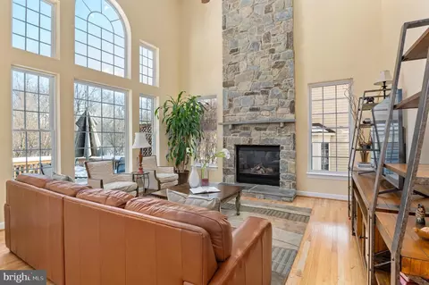 9821 Mount Pleasant Rd, Silver Spring, MD 20910 photo 2