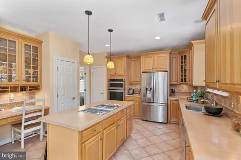 9821 Mount Pleasant Rd, Silver Spring, MD 20910 photo 6
