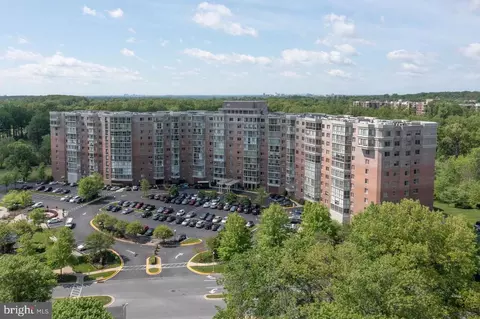 3100 N Leisure World Blvd #122, Silver Spring, MD 20906