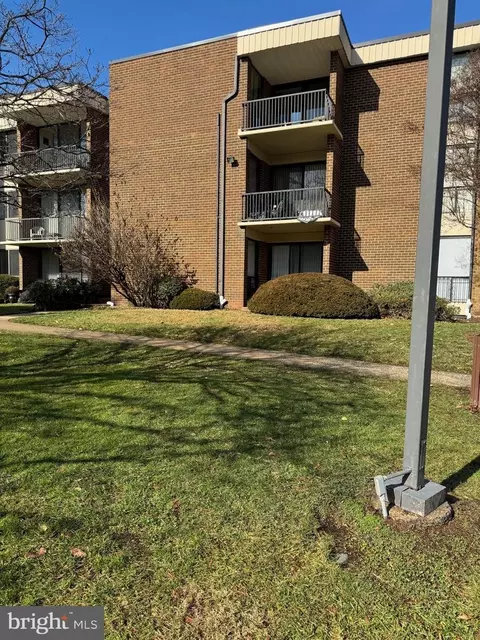 2101 Walsh View Ter #17-203, Silver Spring, MD 20902