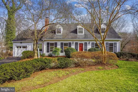 9200 Farnsworth Dr, Potomac, MD 20854