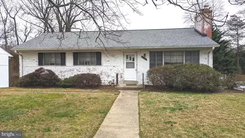 9315 E Parkhill Dr, Bethesda, MD 20814