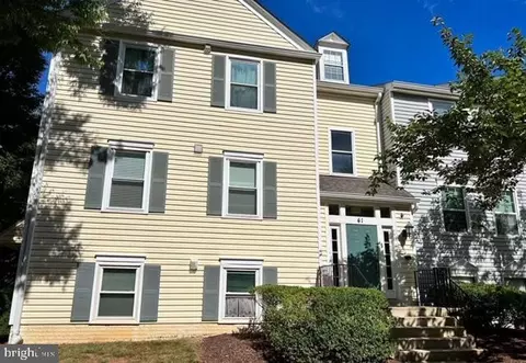 41 Pickering Ct #101, Germantown, MD 20874