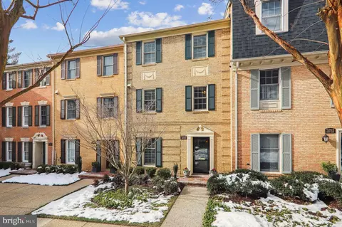5205 Crown St #3, Bethesda, MD 20816