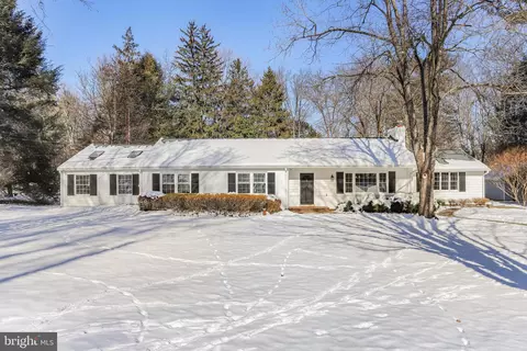 13005 Foxden Dr, Rockville, MD 20850