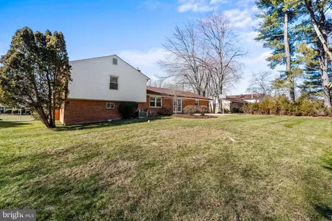 Exterior - 14801 Cobblestone Dr, Silver Spring, MD 20905 photo 4 of 4