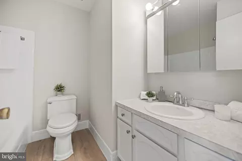 Bath - 14801 Cobblestone Dr, Silver Spring, MD 20905 photo 3 of 5