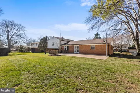 Exterior - 14801 Cobblestone Dr, Silver Spring, MD 20905 photo 2 of 4